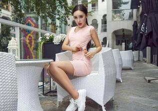 腿长到天际的爱丝！女警图集让你羡慕不已，快来看看！