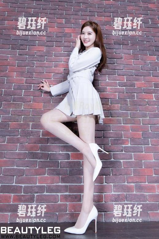 Beautyleg - 观看Roy的婚纱作品，下载的时候别忘了：这绝对不是普通婚礼的通行证！