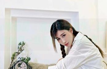 Feilin嗲囡囡 – 黑白美图精华，流氓小巫女的每一张都像是藏着故事！