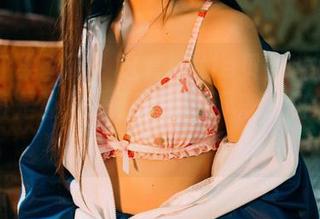 GIRLT果团网 – 这套little贝壳喵的灰丝，简直是让人一看就停不下来，快来下载吧！