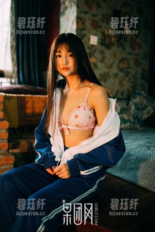GIRLT果团网-little贝壳喵 GIRLT果团网 - 这套little贝壳喵的灰丝,简直是让人一看就停不下来,快来下载吧!