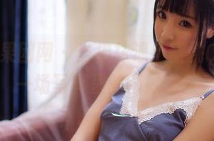 GIRLT果团网 – 当棉袜遇上蜜桃Q妹儿：一场写真里的奇妙之旅