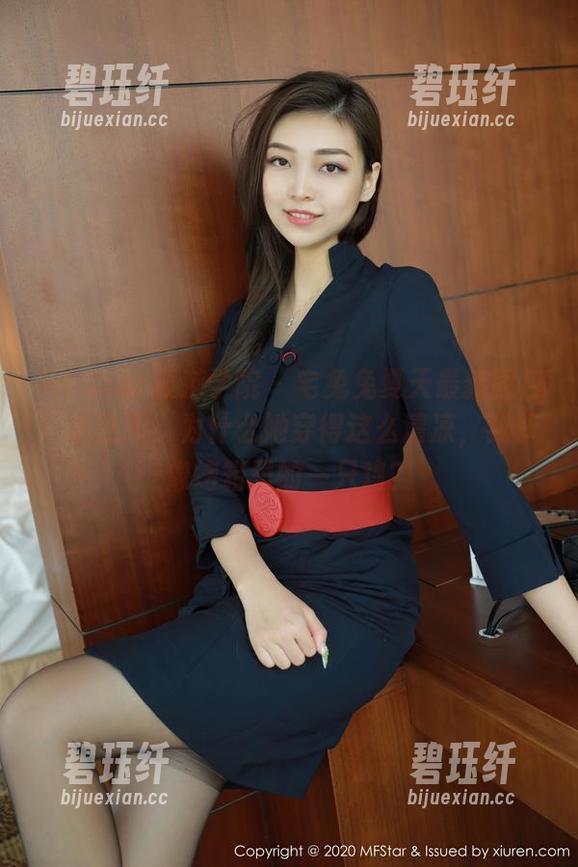 MFStar模范学院 - 宅兔兔夏天最新图包：这热天，为什么她穿得这么清凉，我却像烤箱里的一只鸡？