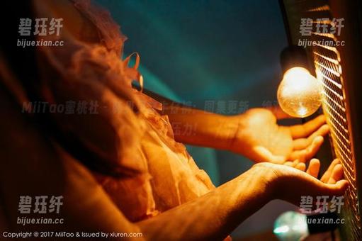 MiiTao蜜桃社-韩贝贝 MiiTao蜜桃社 - 韩贝贝穿牛仔裤:图集更新,绝对让你少掉十斤压力!