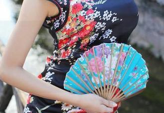 MyGirl美媛馆 – 李七喜最新裸足套图——下载前请准备好你的内心！会不会让你想赖在床上呢？