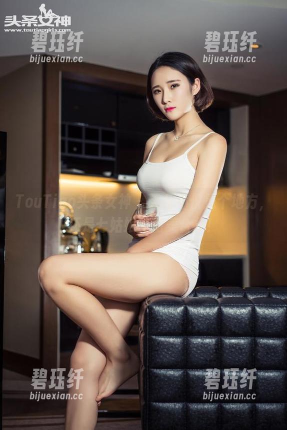 TouTiao头条女神 - 天台不仅是个地方，还是七姑娘的绝美合集！
