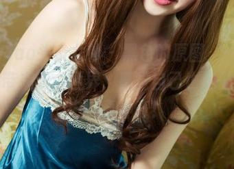 TouTiao头条女神 – 黑色的原图，一个刘瑾希带来的小世界，感觉自己也想融入其中，真神奇！