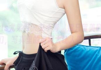 UGirls尤果网 – 艾小青，别只留美腿给我们，写真里的资源太让人着迷了！