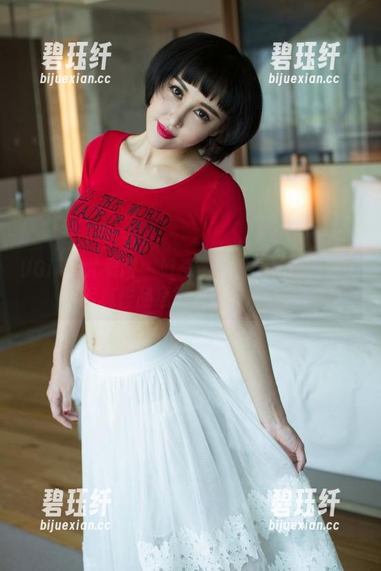 UGirls尤果网 - 好奇芊小童的秘密？她的写真作品猛戳我的好奇心！