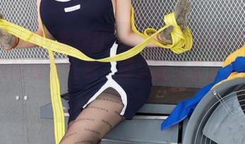 XINGYAN星颜社 – 梦心玥棉袜最新套图：满满的日常气息，却又散发着无形的誘惑！