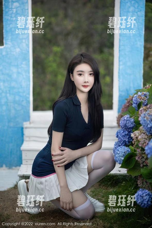 Xiuren秀人网 - 突发奇想：南初妹妹的粉色写真让人误以为是漫展现场！