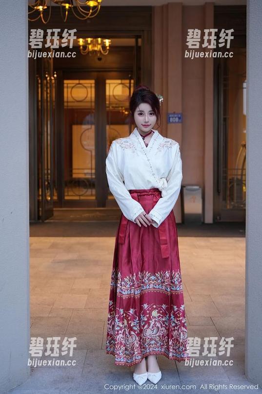 Xiuren秀人网-战姝羽Zina Xiuren秀人网 - 战姝羽Zina的礼服写真集:当然,礼服不止要好看,更要能让你下一秒想请她喝咖啡!精选必看!