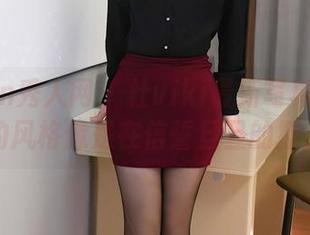 Xiuren秀人网 – 杜viki最新写真：套装的风格像是在信誓旦旦的撩人
