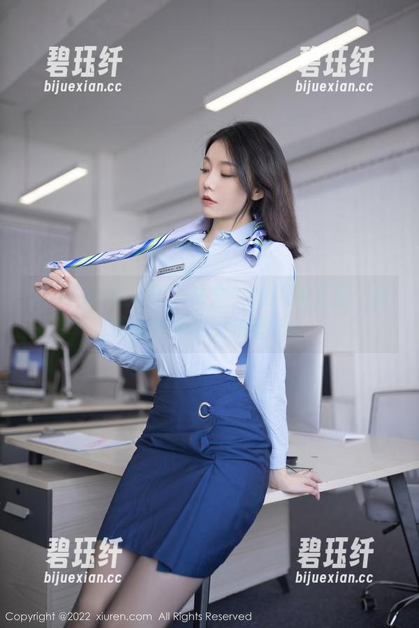 Xiuren秀人网 - 林文文的礼服风暴：请准备好你的手机壁纸！