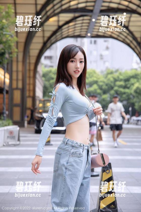 Xiuren秀人网 - 最新合集：林文文的日常，她的眼神告诉我：生活其实可以很灵动。