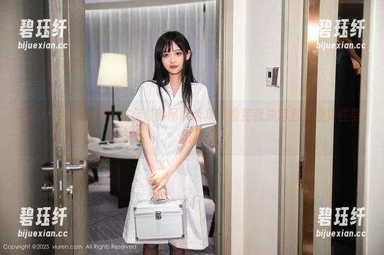Xiuren秀人网 - 沈佳熹的吊带合集：看完我决定我要报复性穿搭！