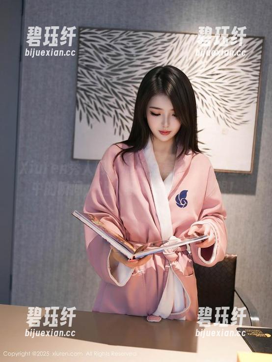 Xiuren秀人网 - 瑜伽全套：潘娇娇图集中的瞬间，让人忍不住想多看几眼！