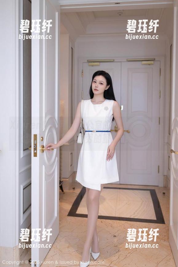 Xiuren秀人网 - 办公室的白洁Bessie：免费图片来袭，勤劳的蜜蜂也要放松！