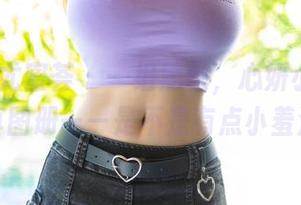 YouMi尤蜜荟 – 一组黑丝，心妍小公主的写真图册——是不是有点小羞涩？