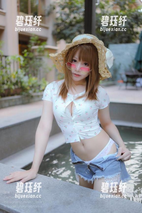 nyako喵子大魔王与初音白兔高清壁纸，带你进入一个又甜又萌的奇妙世界！