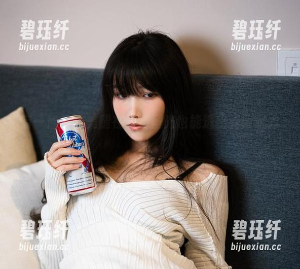 有一智智的美腿在，无圣光也能透出无限魅力！