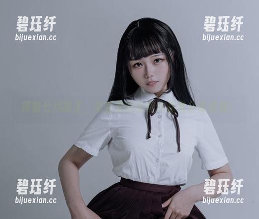 跟随七月喵子，浴室里的私密作品集分享派对！