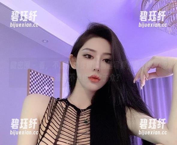 微密圈 - 看，不爱笑的赛琳的精选写真，我的私密浪漫要不要也公之于众？