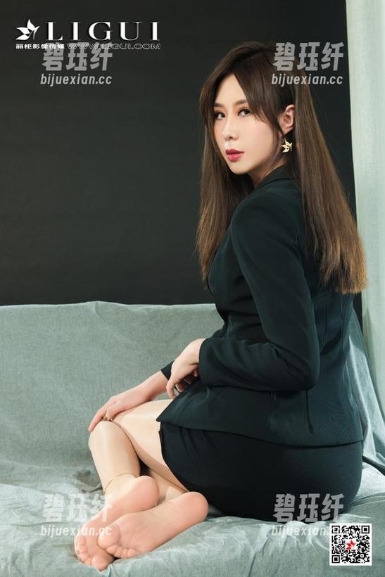 丽柜 - 合集：潘潘气质与瑜伽的奇妙碰撞，真想知道她的日常