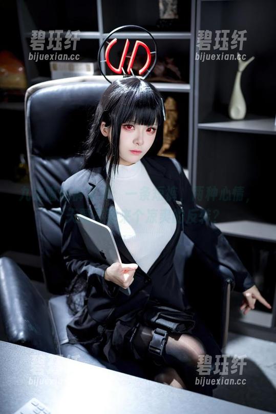 九柒喵短裤写真：一条短裤，两种心情，今天要不要来个凉爽的反转？