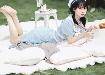 依依超级懒的最新地图：小女巫为你带来的别样图库体验！