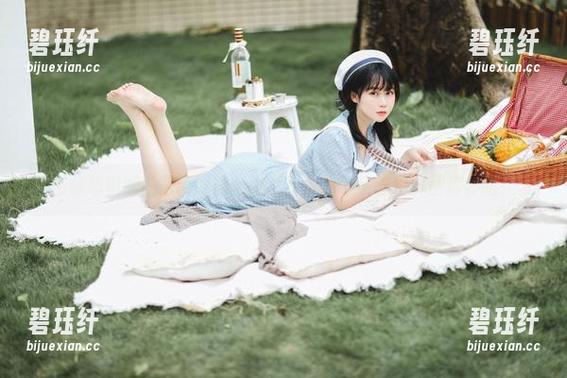 依依超级懒的最新地图：小女巫为你带来的别样图库体验！