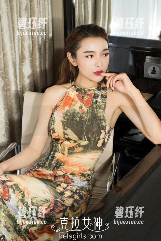 克拉女神 - 从未见过的蕾丝！珊珊最新图册带你走进另一种时空。