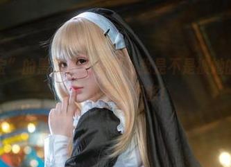 “叉子宝宝”的黑暗护士写真,我是不是被她的眼神电到了?原图都不够!