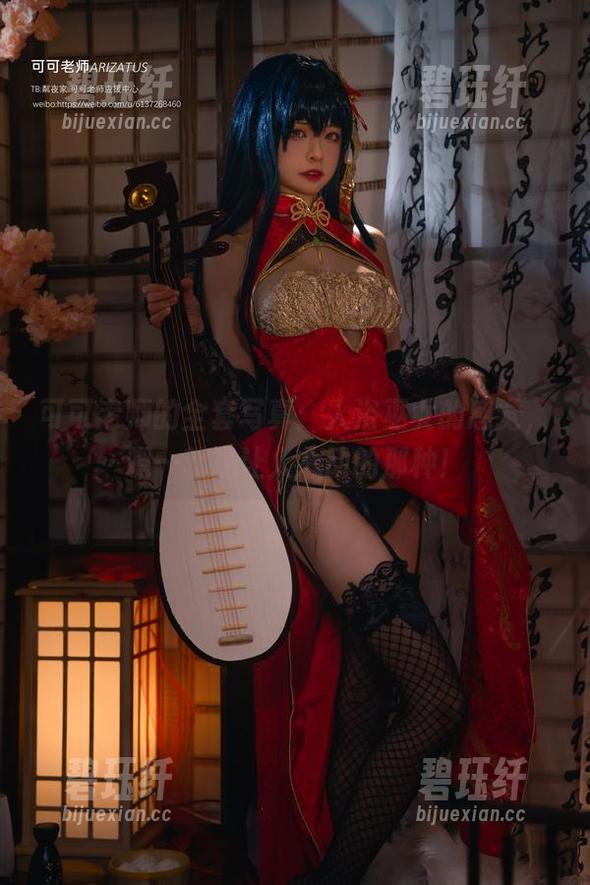 可可老师 可可老师的全套写真:入浴巫女的感觉,嗯…就是让人心动的那种!