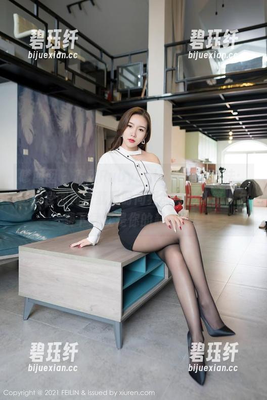嗲囡囡 - 欣欣Rubybaby的礼服魔法：这组套图简直就是时尚界的隐形斗篷，免费下载就是你的超能力！