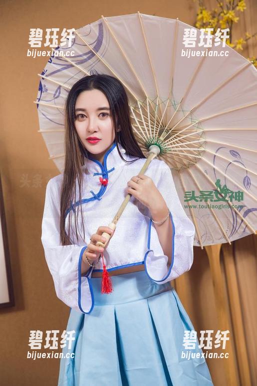 头条女神 - Coco的丝袜私拍图包，竟让我怀疑人生的选择！