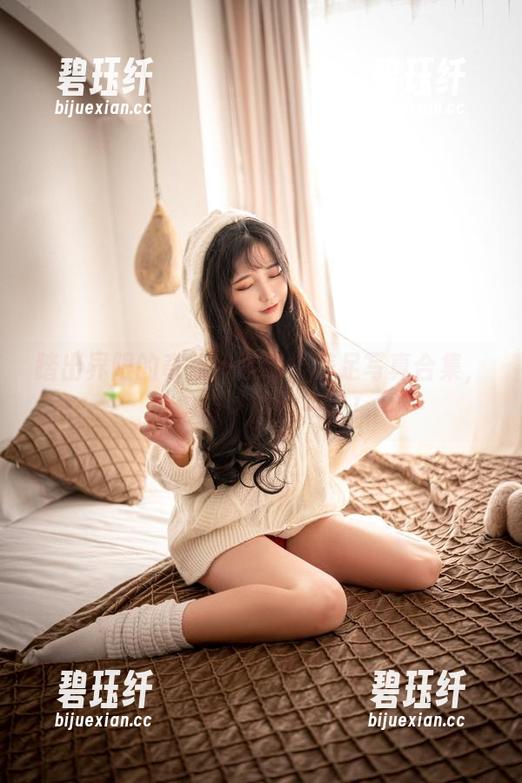 踏出界限的奇行家狗崽：美足写真合集，值得每个脚控一看！