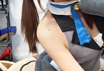 小女巫露娜黑色流苏的最新COS，眼前一亮，感觉要破防了！