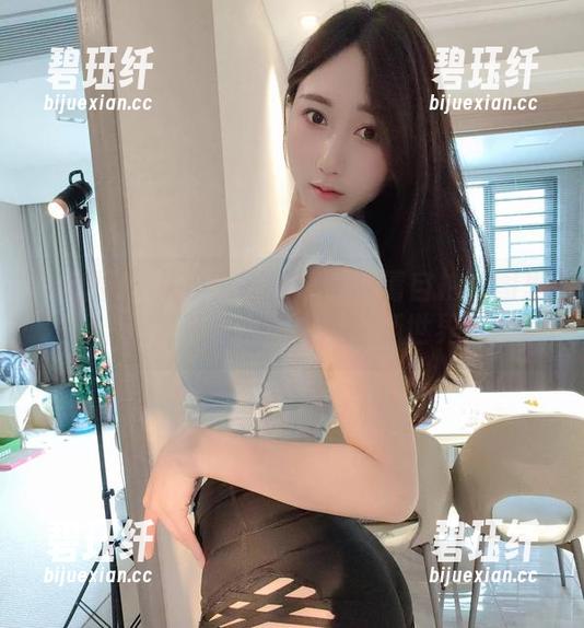 小玉吃果冻 微密圈 - 从小玉吃果冻的高清自拍大图里,我发现了自拍技巧的新世界!