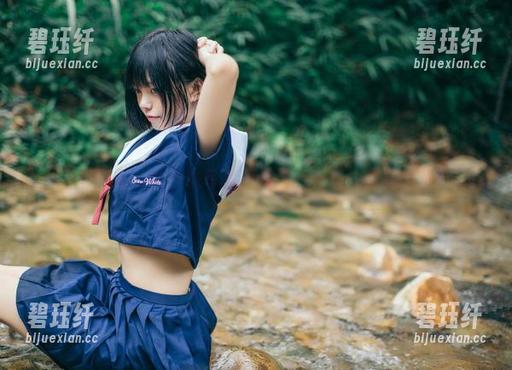 小野妹子w的丝袜写真，看得我有点想买新袜子！