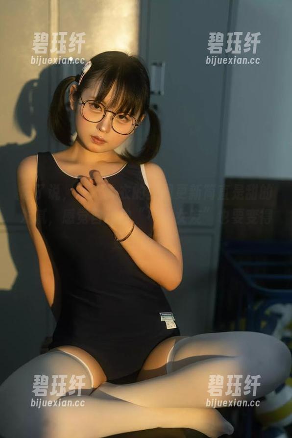 幼水铃衣 忘了说,幼水铃衣的美图更新简直是甜的发腻,感觉自己的“电子女友”也要变得更完美了。