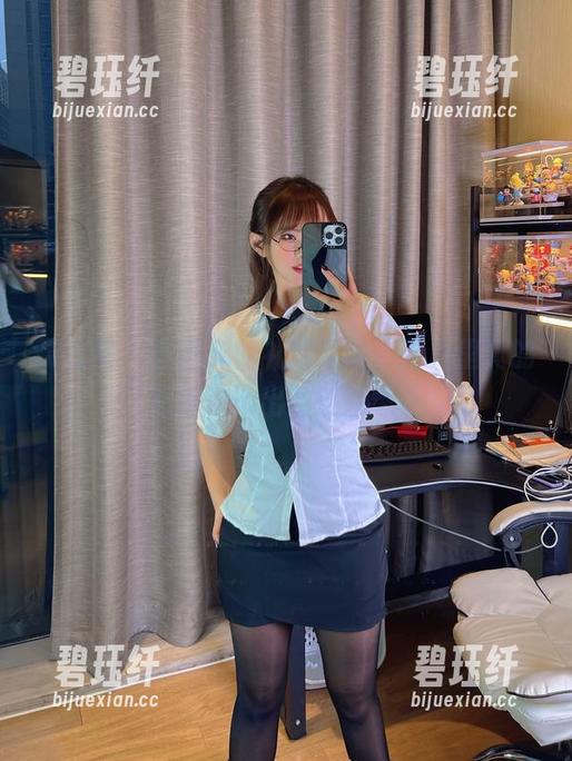 张思允 微密圈 - 张思允的礼服黑丝,图片里真的有种说不出的魅惑感。