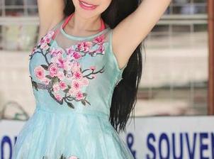 推女神 – Yumi尤美的套图：小幸运，快出来跟我打个招呼！