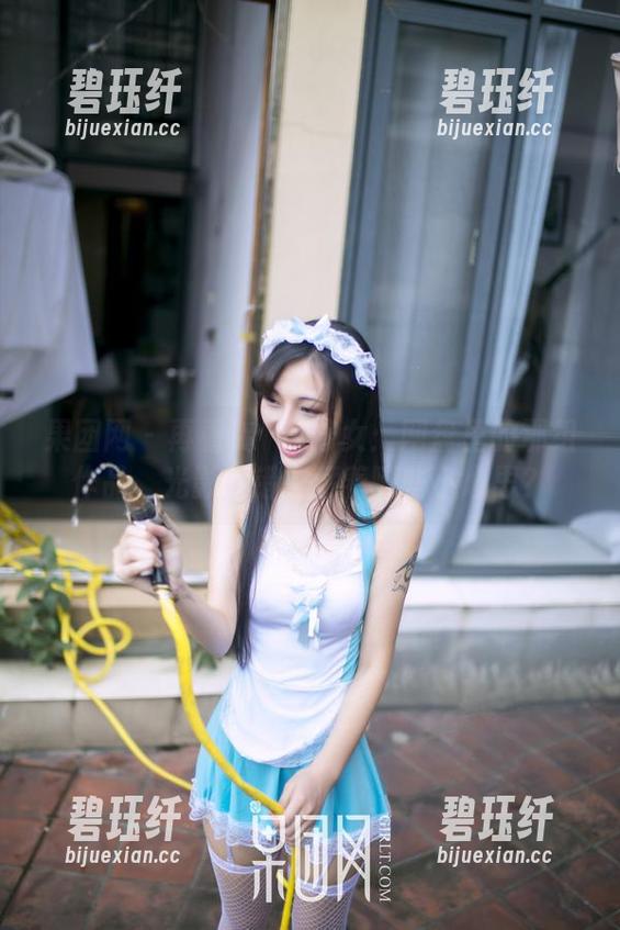 果团网 - 再看龚玥菲修女：网盘里的那组作品，光影交错中藏着哪些小心思？