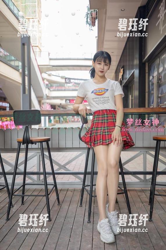 梦丝女神-魏婷婷 梦丝女神 - 看过魏婷婷的长腿高清作品集,才知道什么叫步步生风!