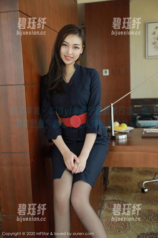 模范学院 - SiByl李思宁的厨娘日志：私拍套图里，藏着不为人知的调皮瞬间！