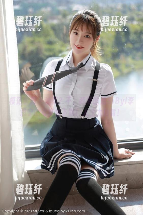 模范学院-SiByl李思宁 模范学院 - 油亮?不,我要的是SiByl李思宁的写真集下载!人生太短暂!