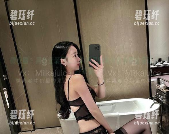 牛奶里的果汁 微密圈 - 黑色套装狂欢:牛奶里的果汁合集真的是让人直呼过瘾!