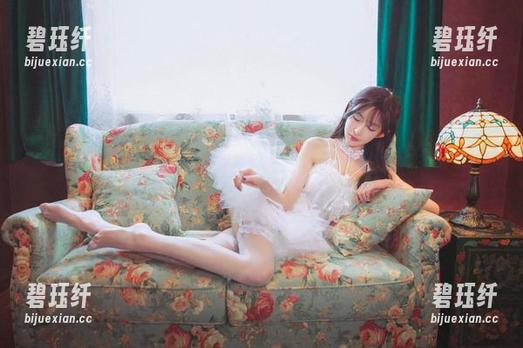 王羽杉带你走进内衣COS的迷离世界，图集里藏着不少意想不到的惊喜哦