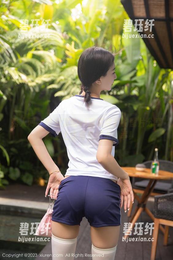 秀人网-吃白菜的vi菜菜 秀人网 - 吃白菜的vi菜菜空姐的图片分享:高空上也有生活小确幸!